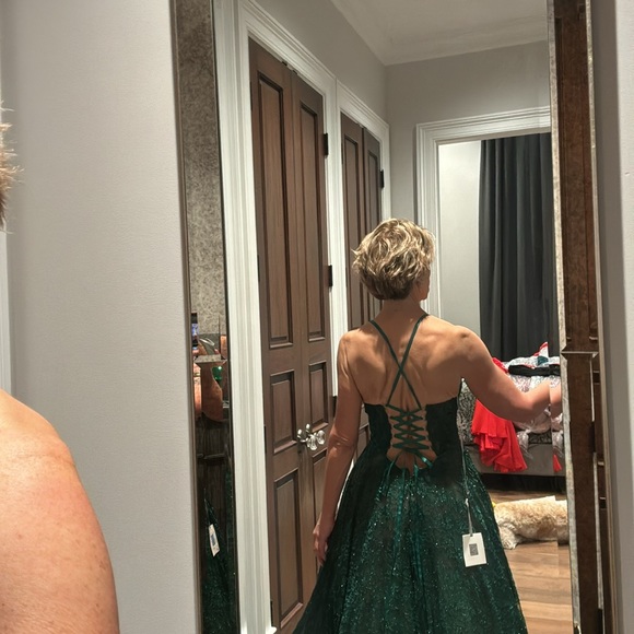 Perfect for Mardi Gras season - Picture 2 of 8